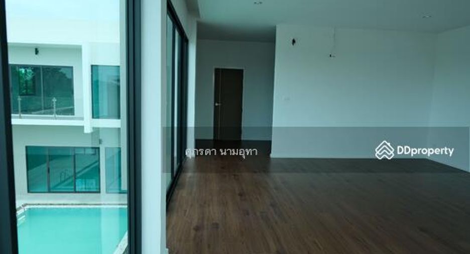 For sale 4 bedrooms house in Min Buri, Bangkok