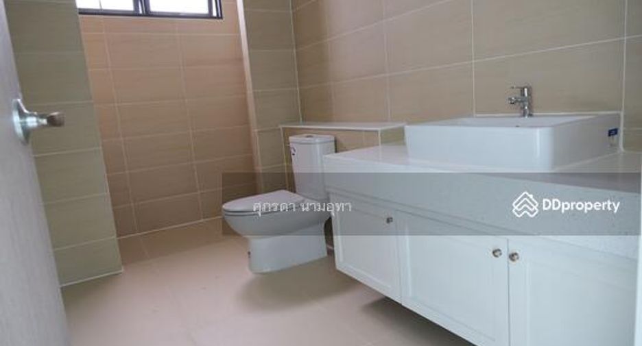 For sale 4 bedrooms house in Min Buri, Bangkok