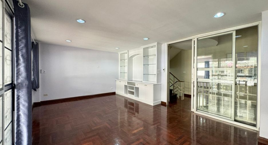 For rent そして for sale 5 Beds townhouse in Suan Luang, Bangkok