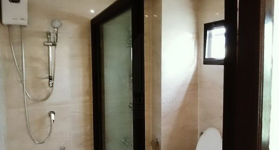 For sale 3 bedrooms townhouse in Sathon, Bangkok