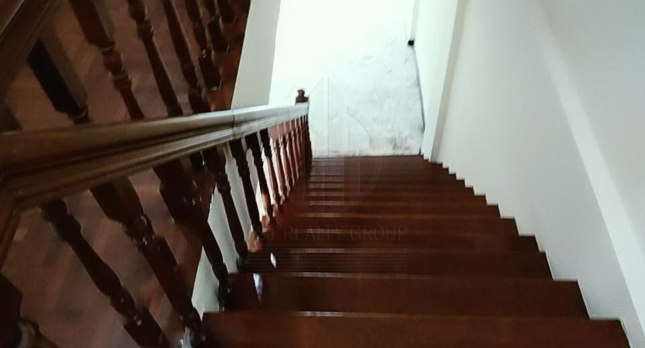 For sale 3 bedrooms townhouse in Sathon, Bangkok