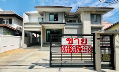 For sale 4 Beds house in Bang Khen, Bangkok