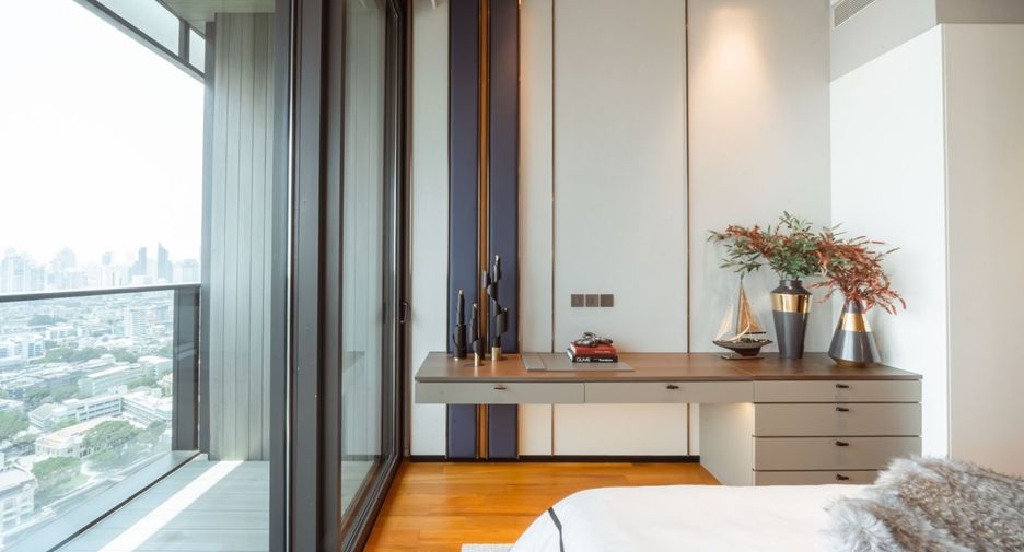 For sale 2 bed condo in Khlong San, Bangkok