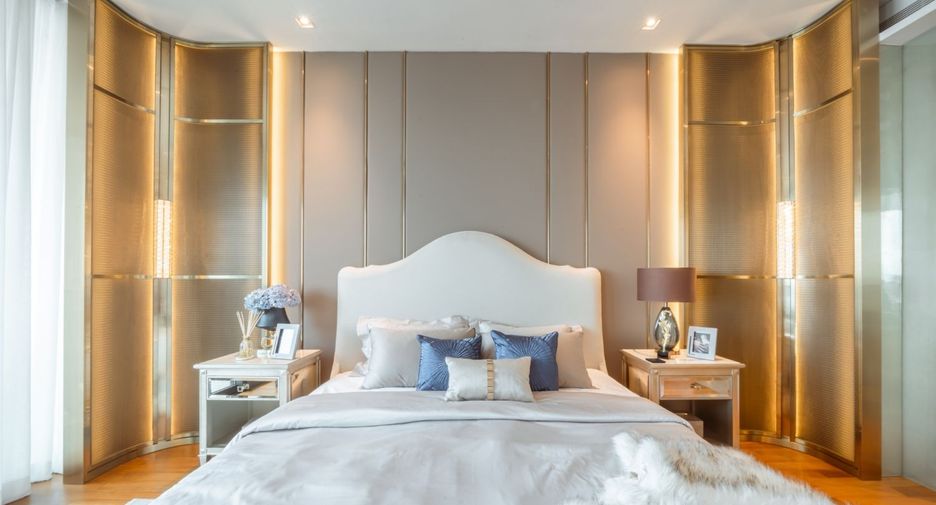 For sale 2 bed condo in Khlong San, Bangkok