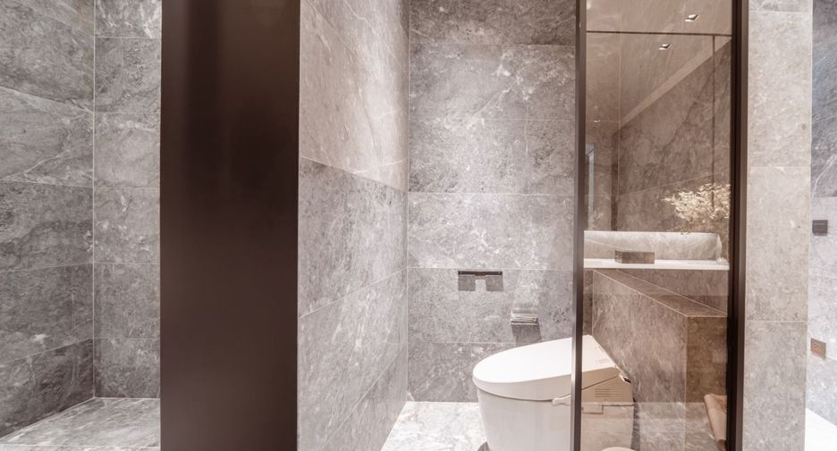 For sale 2 bed condo in Khlong San, Bangkok