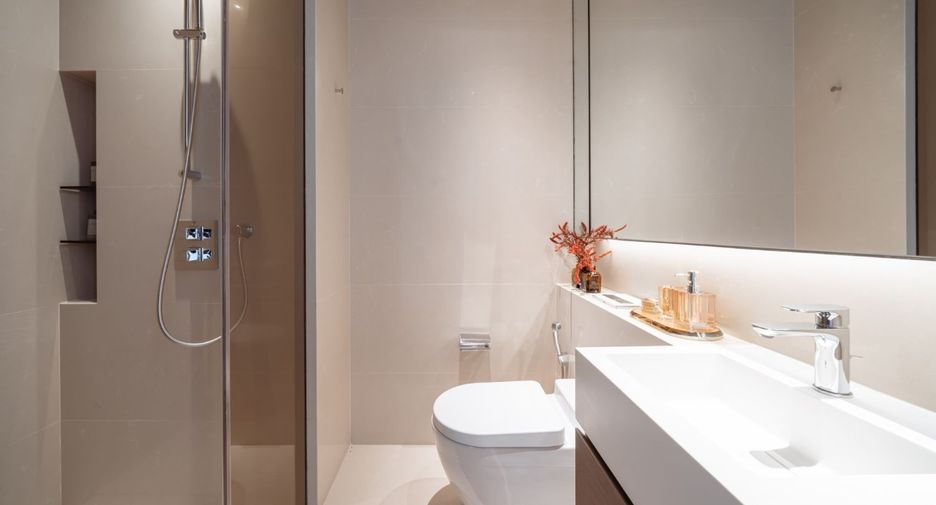 For sale 2 bed condo in Khlong San, Bangkok