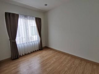 Аренда и продажа 3 спальни таунхаус в Пращет, Бангкок