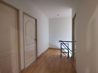 Аренда и продажа 3 спальни таунхаус в Пращет, Бангкок