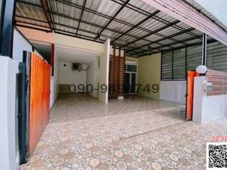 Casa adosada en alquiler de 3 habitaciones en Suan Luang, Bangkok