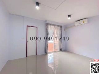 Casa adosada en alquiler de 3 habitaciones en Suan Luang, Bangkok