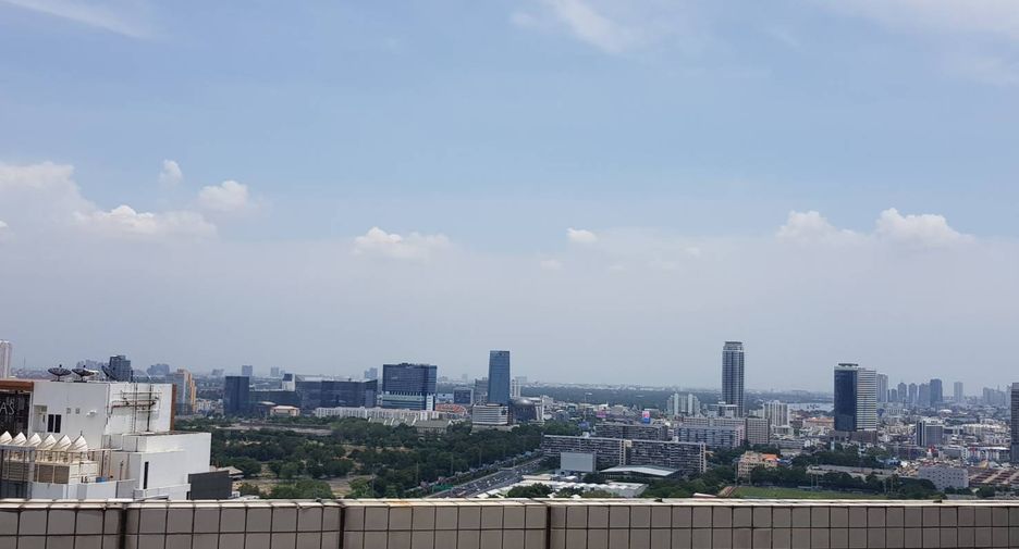 For sale 3 bedrooms condo in Pathum Wan, Bangkok