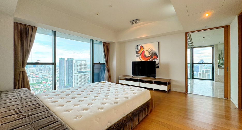 For rent and for sale 4 bedrooms condo in Sathon, Bangkok