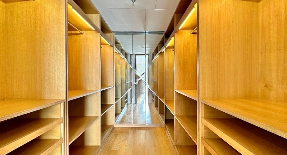 For rent and for sale 4 bedrooms condo in Sathon, Bangkok
