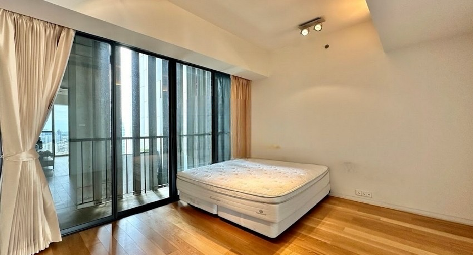 For rent and for sale 4 bedrooms condo in Sathon, Bangkok