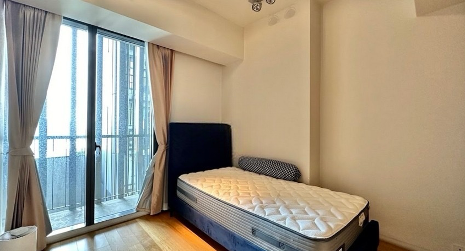 For rent and for sale 4 bedrooms condo in Sathon, Bangkok