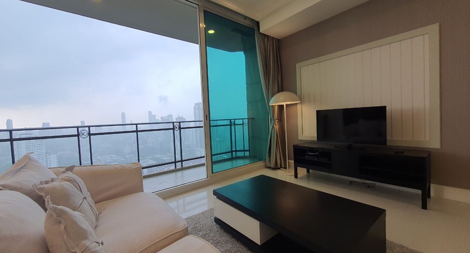 For rent 2 bedrooms condo in Watthana, Bangkok