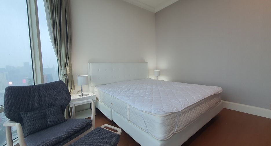 For rent 2 bedrooms condo in Watthana, Bangkok