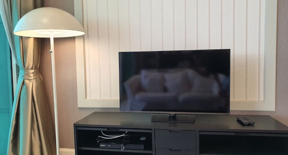 For rent 2 bedrooms condo in Watthana, Bangkok
