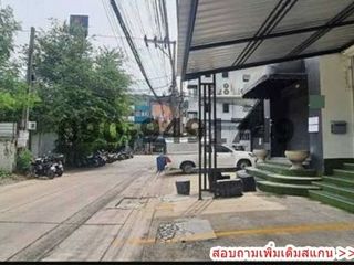For sale 4 bed retail Space in Wang Thonglang, Bangkok