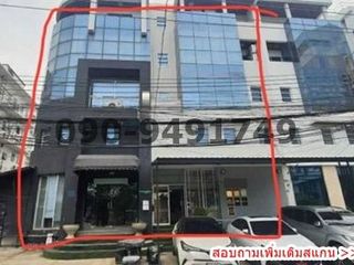 For sale 4 bedrooms retail Space in Wang Thonglang, Bangkok