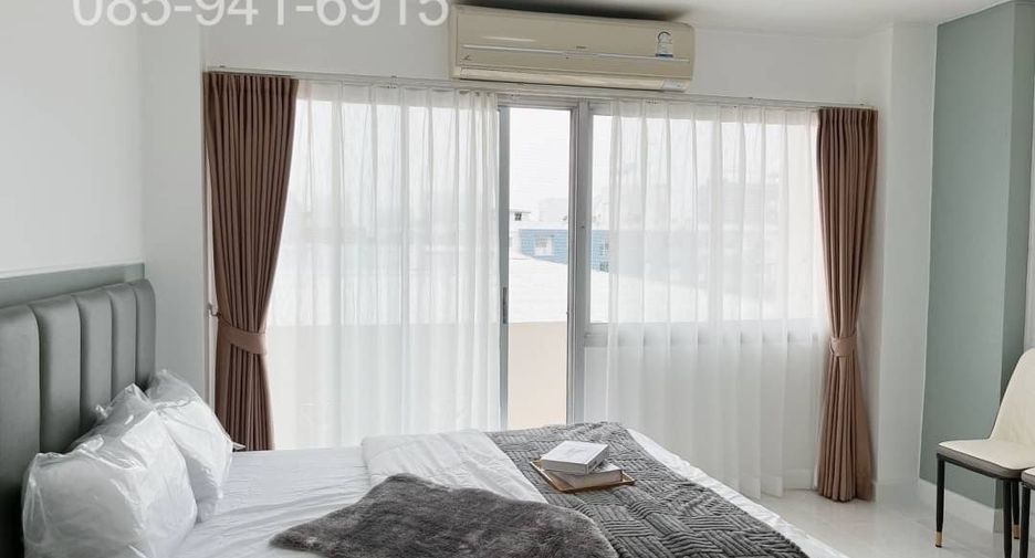 For sale 1 bed condo in Huai Khwang, Bangkok