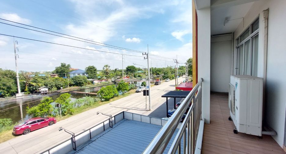For sale 5 bed retail Space in Mueang Pathum Thani, Pathum Thani