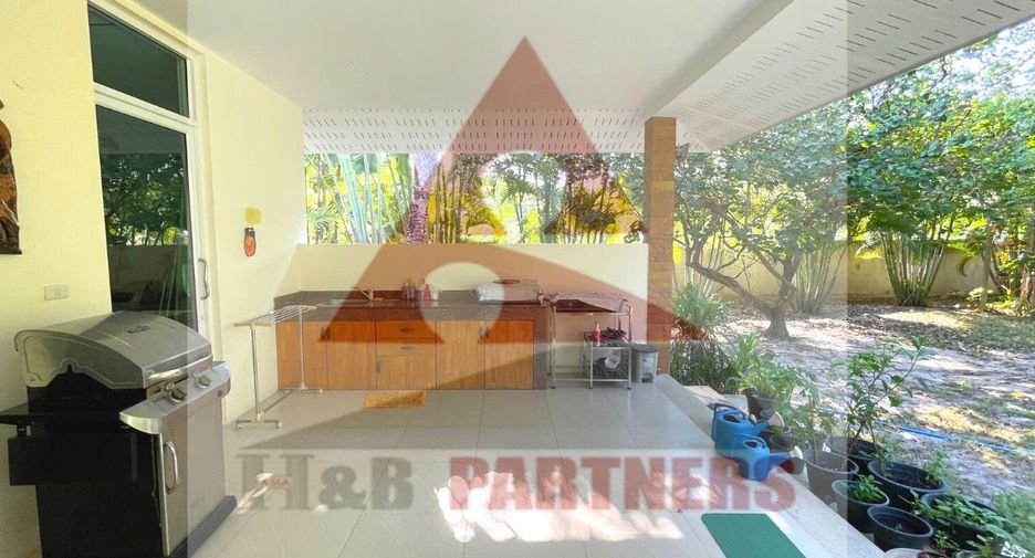 For sale 6 bedrooms villa in Hua Hin, Prachuap Khiri Khan