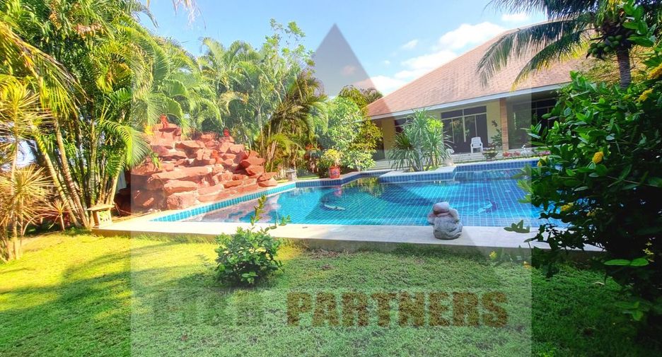 For sale 6 bedrooms villa in Hua Hin, Prachuap Khiri Khan