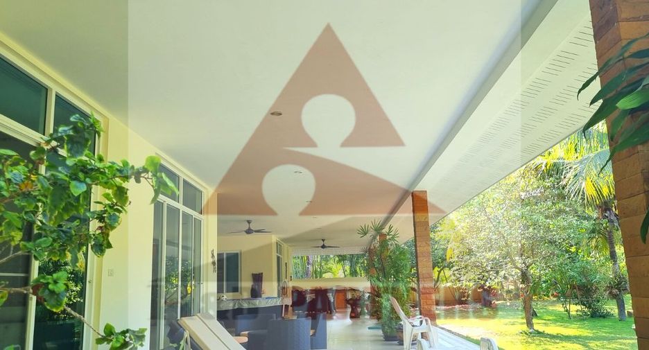 For sale 6 bedrooms villa in Hua Hin, Prachuap Khiri Khan