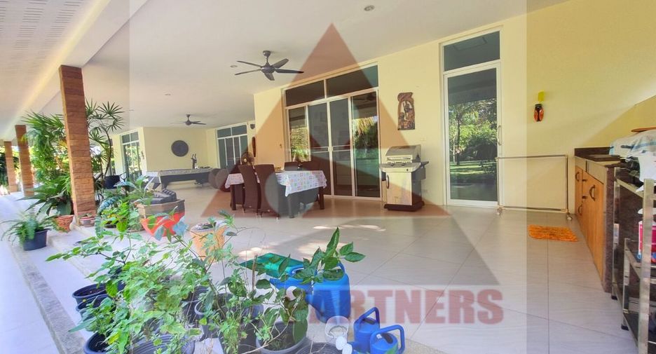 For sale 6 bedrooms villa in Hua Hin, Prachuap Khiri Khan