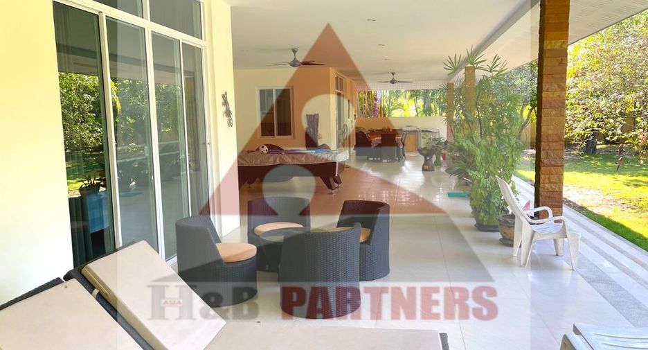 For sale 6 bedrooms villa in Hua Hin, Prachuap Khiri Khan
