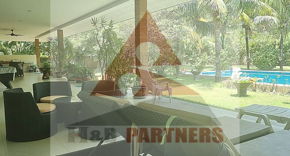 For sale 6 bedrooms villa in Hua Hin, Prachuap Khiri Khan