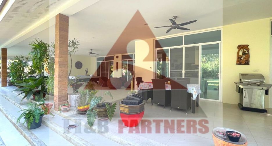 For sale 6 bedrooms villa in Hua Hin, Prachuap Khiri Khan