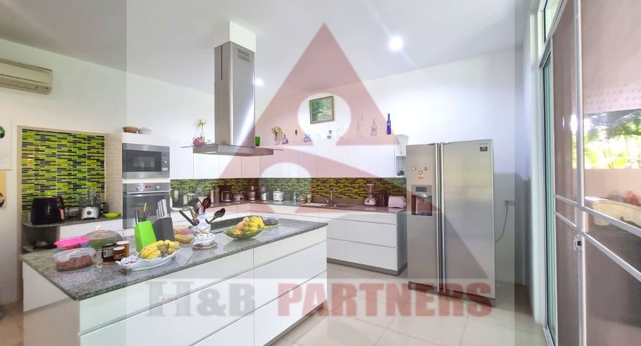 For sale 6 bedrooms villa in Hua Hin, Prachuap Khiri Khan