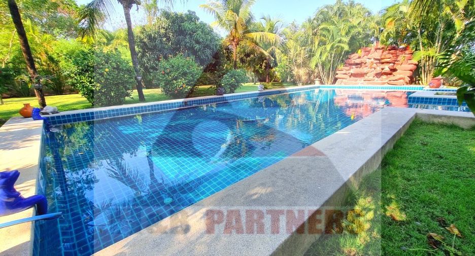 For sale 6 bedrooms villa in Hua Hin, Prachuap Khiri Khan