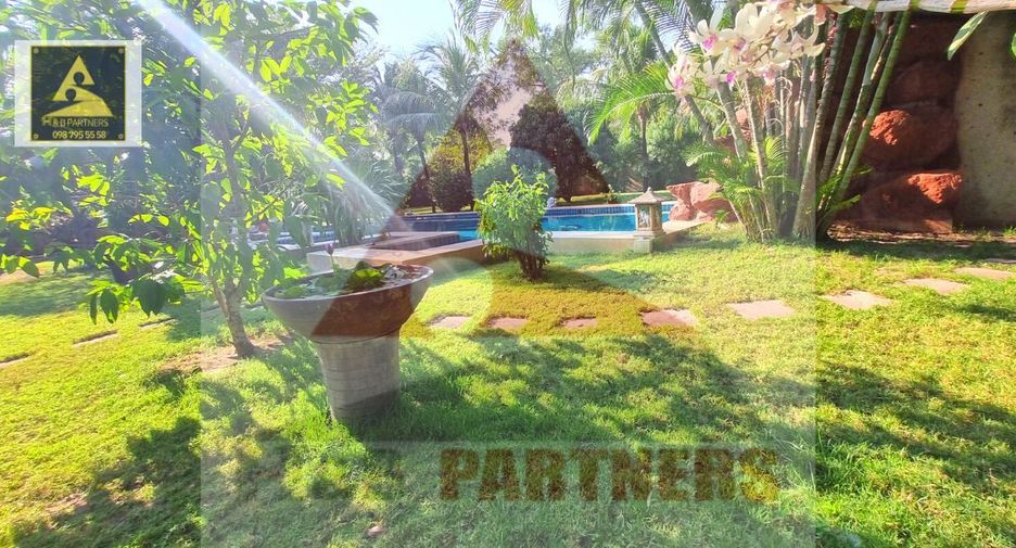 For sale 6 bedrooms villa in Hua Hin, Prachuap Khiri Khan