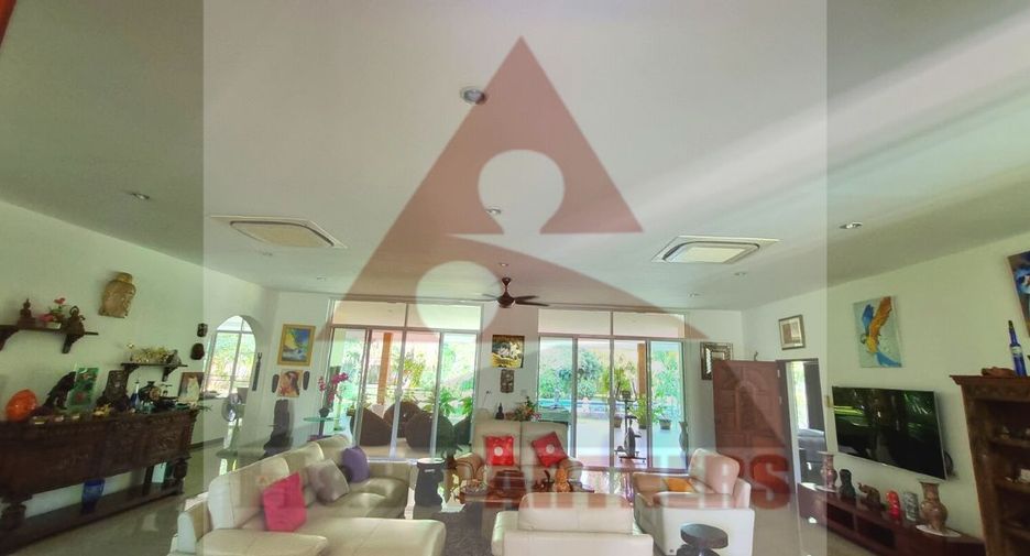For sale 6 bedrooms villa in Hua Hin, Prachuap Khiri Khan