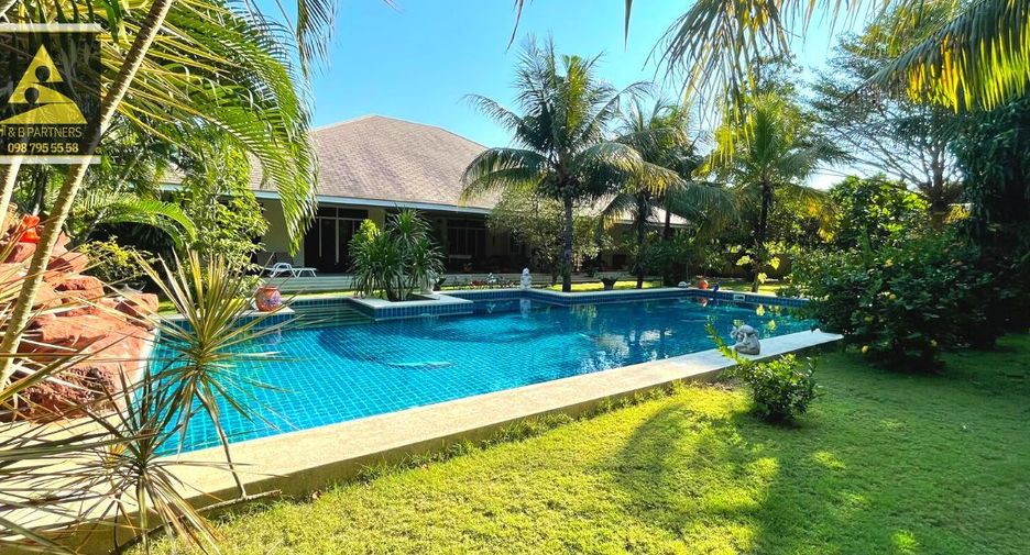 For sale 6 bedrooms villa in Hua Hin, Prachuap Khiri Khan