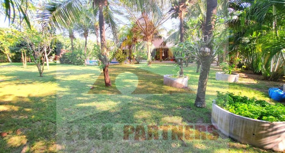 For sale 6 bedrooms villa in Hua Hin, Prachuap Khiri Khan