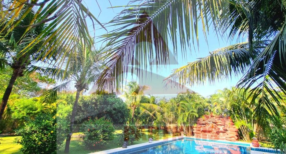 For sale 6 bedrooms villa in Hua Hin, Prachuap Khiri Khan