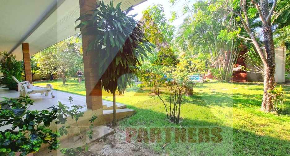 For sale 6 bedrooms villa in Hua Hin, Prachuap Khiri Khan
