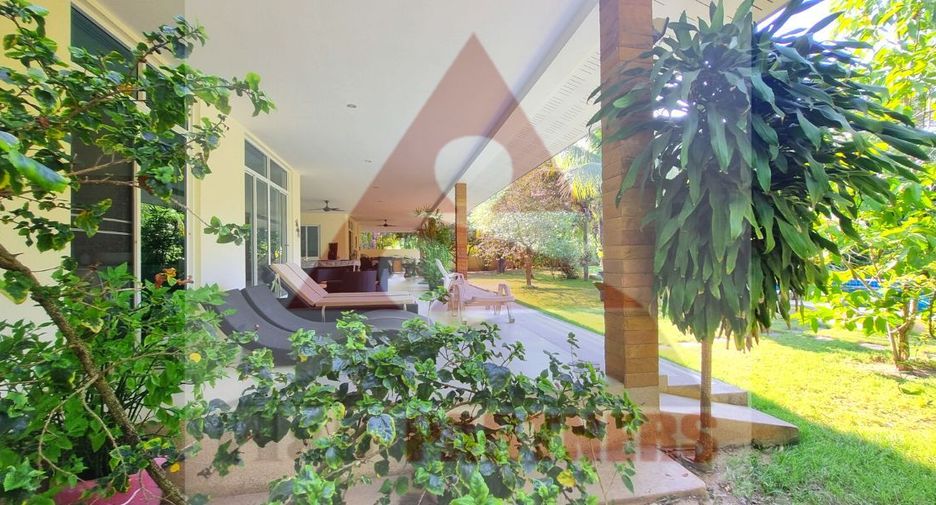 For sale 6 bedrooms villa in Hua Hin, Prachuap Khiri Khan