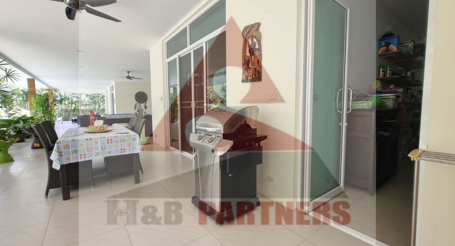 For sale 6 bedrooms villa in Hua Hin, Prachuap Khiri Khan