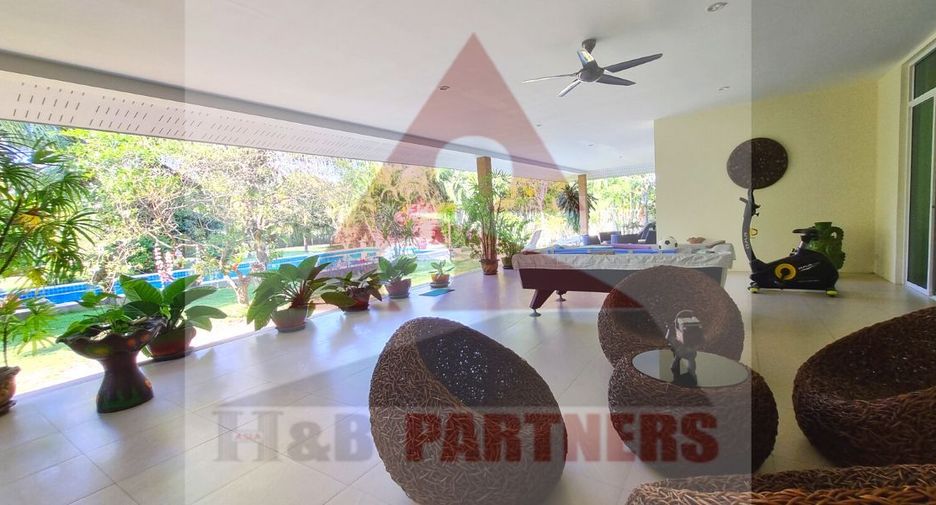 For sale 6 bedrooms villa in Hua Hin, Prachuap Khiri Khan