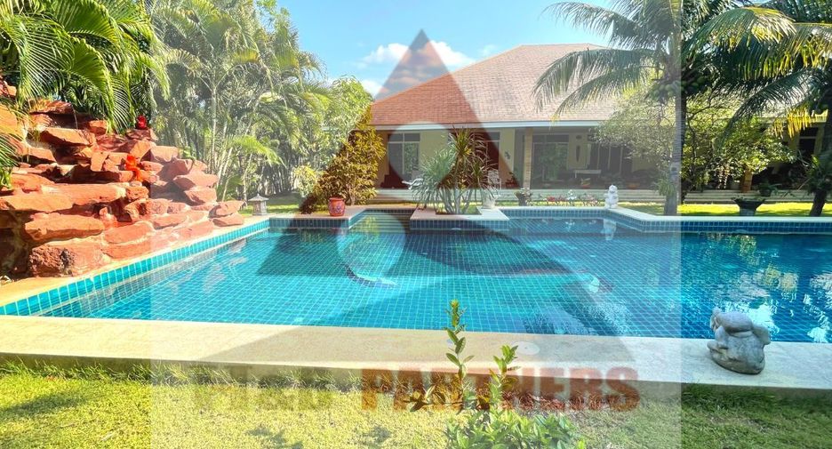 For sale 6 bedrooms villa in Hua Hin, Prachuap Khiri Khan
