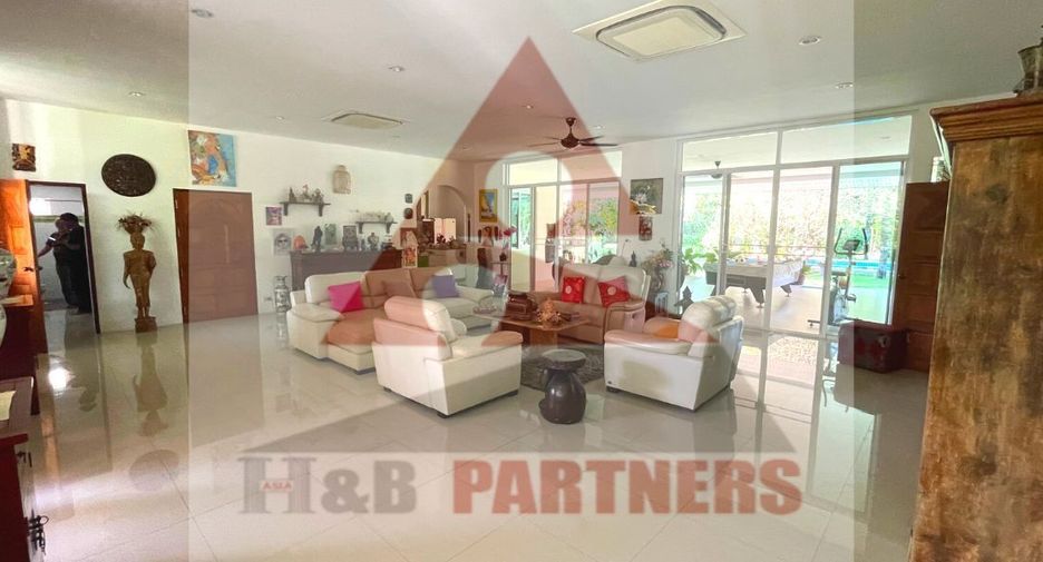 For sale 6 bedrooms villa in Hua Hin, Prachuap Khiri Khan