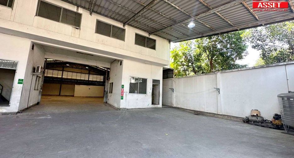 For rent そして for sale warehouse in Phra Khanong, Bangkok