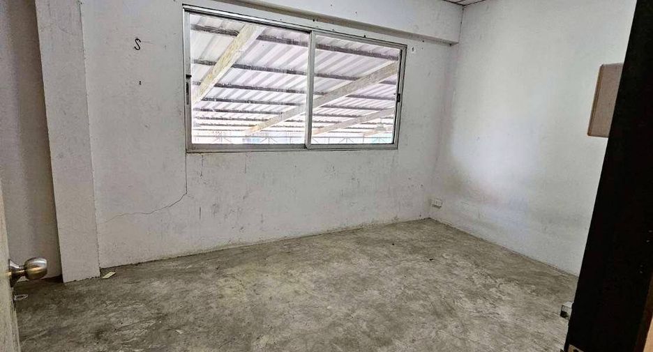 For rent and for sale warehouse in Phra Khanong, Bangkok
