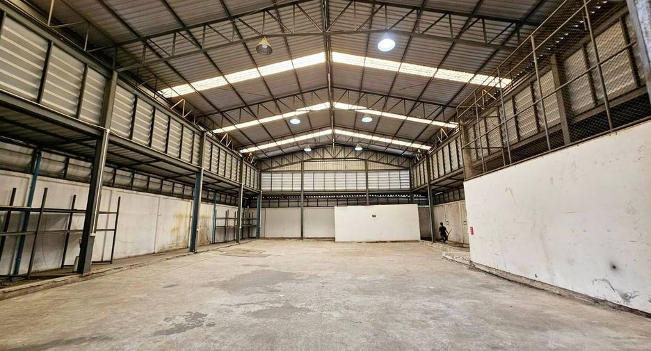 For rent and for sale warehouse in Phra Khanong, Bangkok