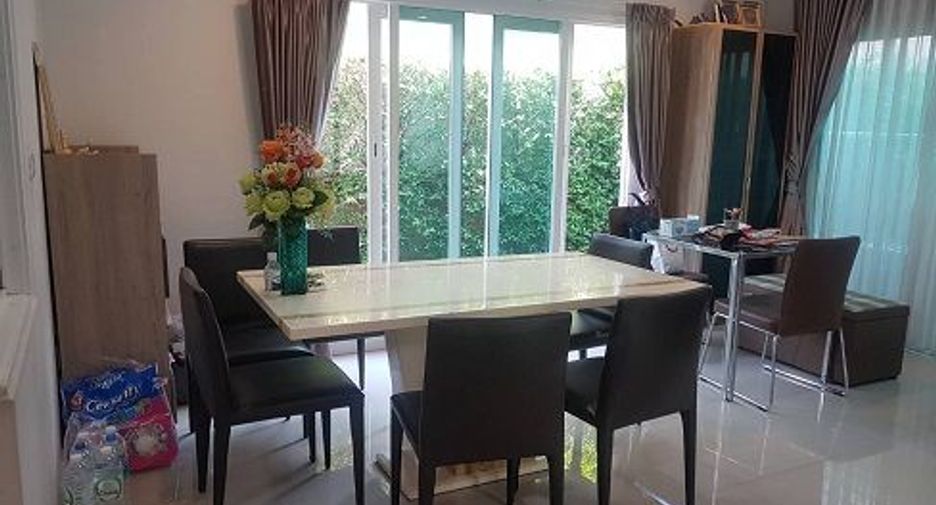 Haus zur Miete und zum Kauf mit 3 Zimmer in Prawet, Bangkok